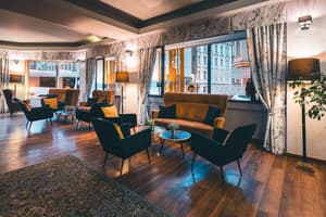 thumbnail: Bar (on property)
