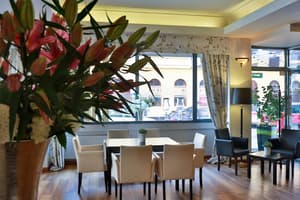 thumbnail: Bar (on property)