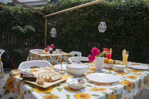 thumbnail: Breakfast area