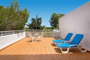 thumbnail: Outdoor dining