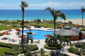 thumbnail: Outdoor pool