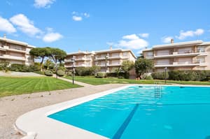 thumbnail: Outdoor pool