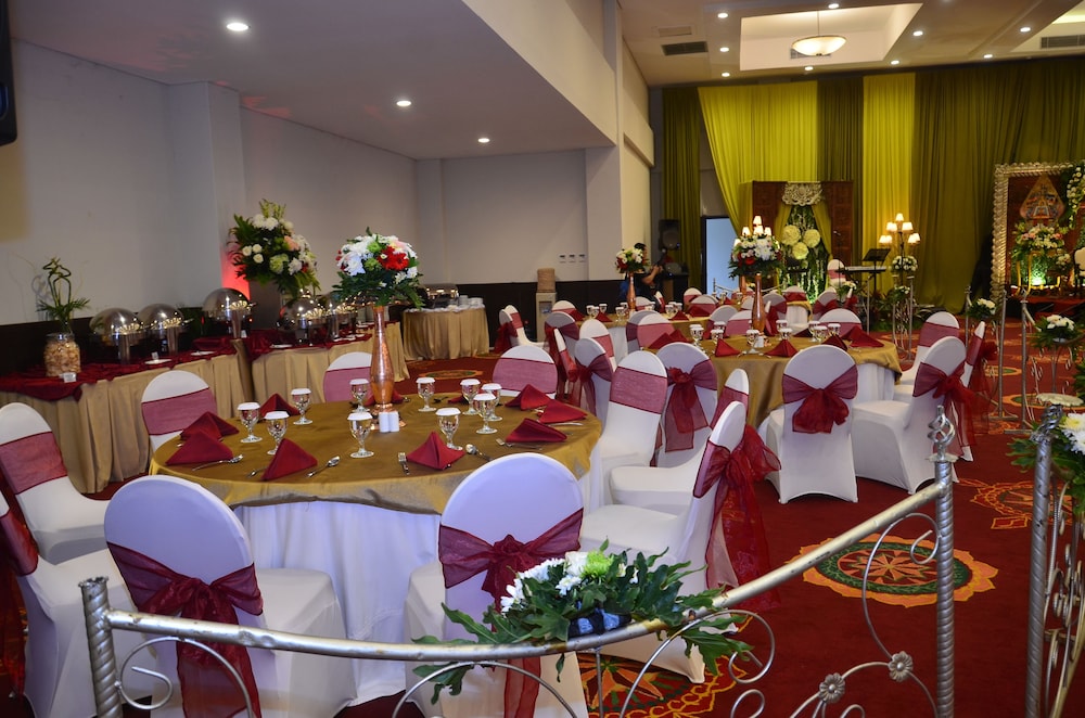 Indoor wedding