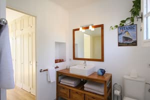 thumbnail: Bathroom sink