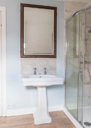 thumbnail: Bathroom amenities