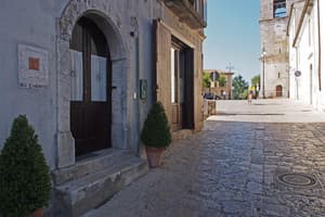 thumbnail: Property entrance
