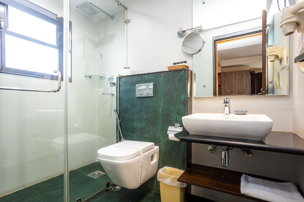Bathroom sink