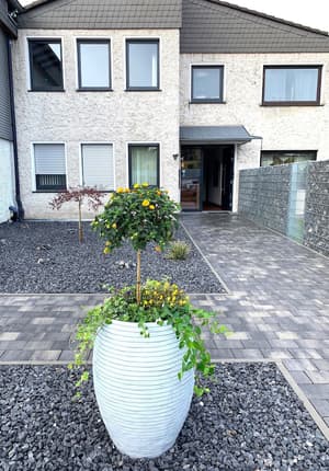 thumbnail: Property entrance