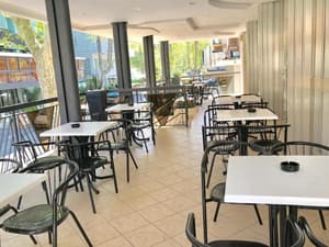 thumbnail: Outdoor dining