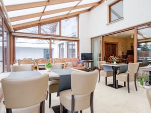 thumbnail: Breakfast area