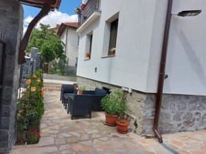 thumbnail: Exterior
