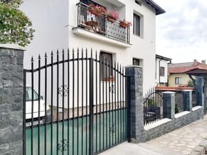 thumbnail: Exterior