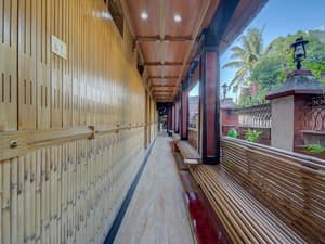 thumbnail: Hallway