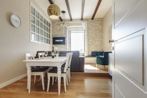 thumbnail: Interior entrance