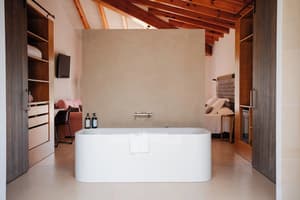 thumbnail: Property entrance