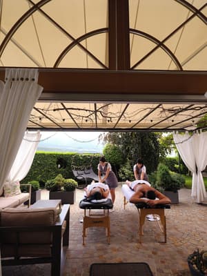 thumbnail: Massage