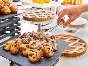 thumbnail: Breakfast area