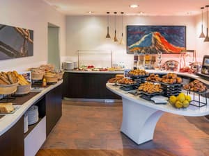 thumbnail: Breakfast area
