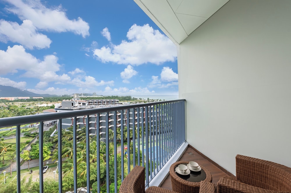 Beach/ocean view