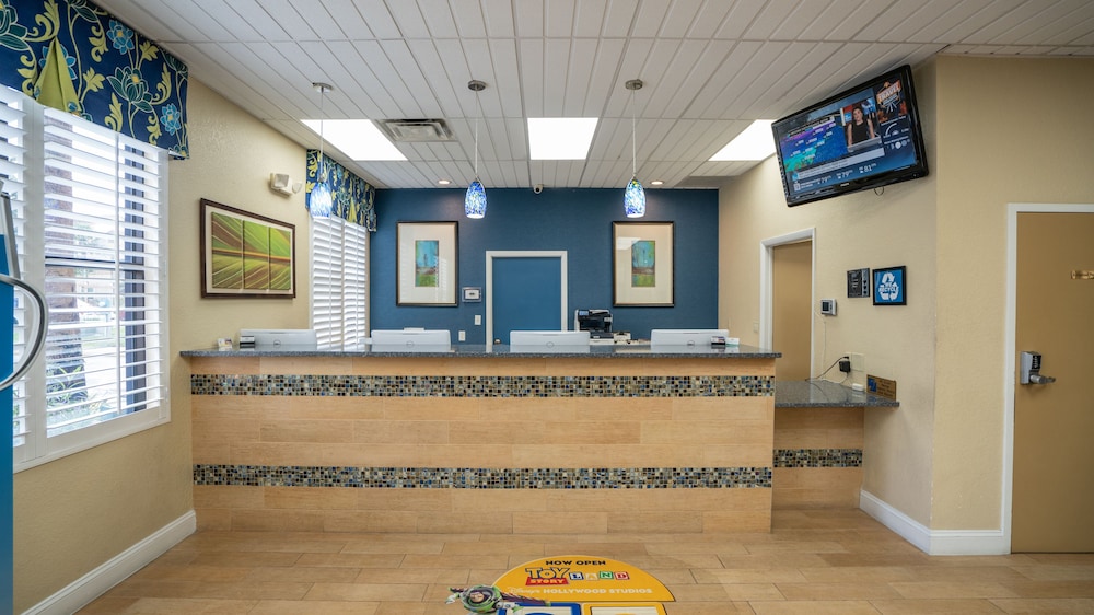 Check-in/check-out kiosk