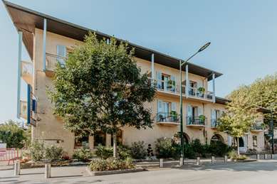 On-Site,Outdoor/Exterior,Exterior View of Building