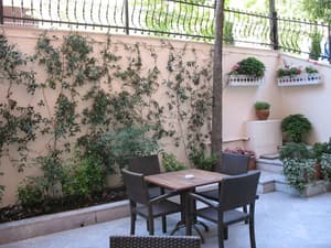 thumbnail: Outdoor dining