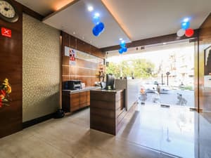 thumbnail: Interior entrance