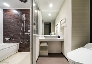 thumbnail: Bathroom amenities