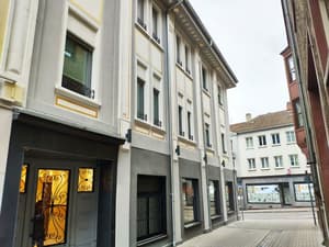 thumbnail: Exterior detail