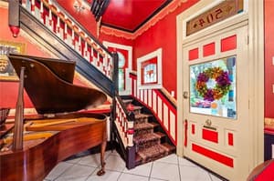 thumbnail: Interior entrance