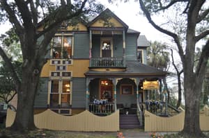 thumbnail: Front of property