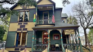 thumbnail: Front of property