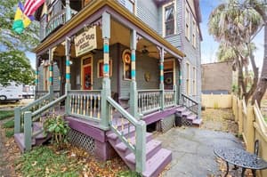 thumbnail: Front of property