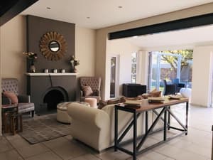 thumbnail: Lobby sitting area