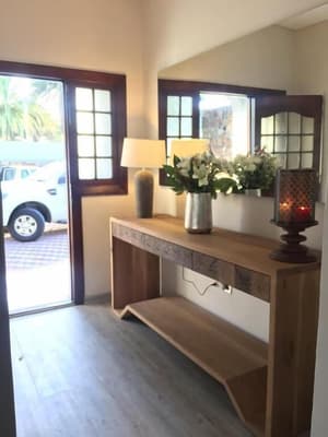 thumbnail: Interior entrance