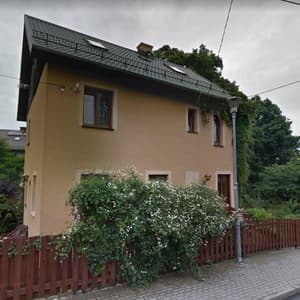 thumbnail: Front of property