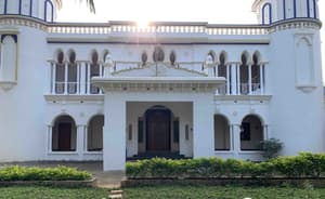 thumbnail: Front of property
