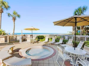 thumbnail: Outdoor dining