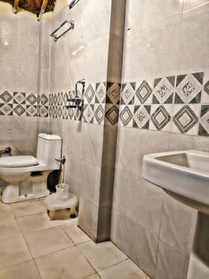 thumbnail: Bathroom amenities
