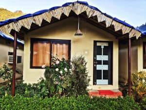 thumbnail: Exterior detail