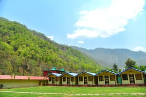 thumbnail: Front of property