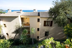 thumbnail: Exterior
