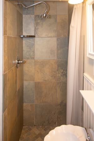 thumbnail: Bathroom shower