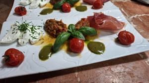 thumbnail: Restaurant