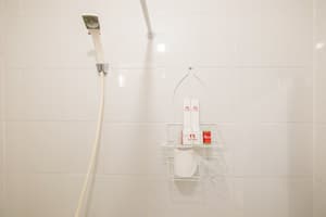 thumbnail: Bathroom shower