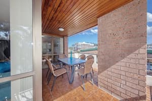 thumbnail: Outdoor dining
