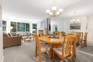 thumbnail: Dining room