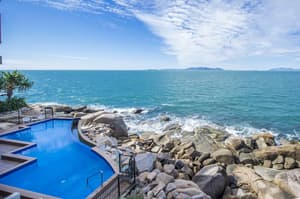 thumbnail: Balcony view
