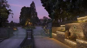 thumbnail: Property entrance