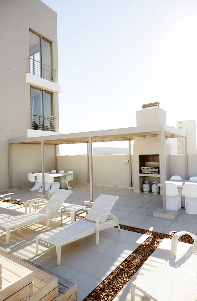 Sundeck